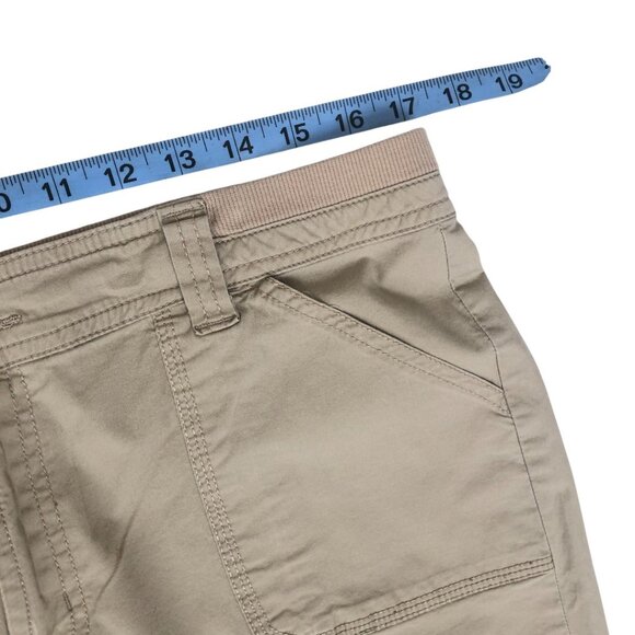 St. Johns Bay Cargo Beige Women's Beige Cargo Shorts Front Zipper Size 12 - Picture 6 of 8